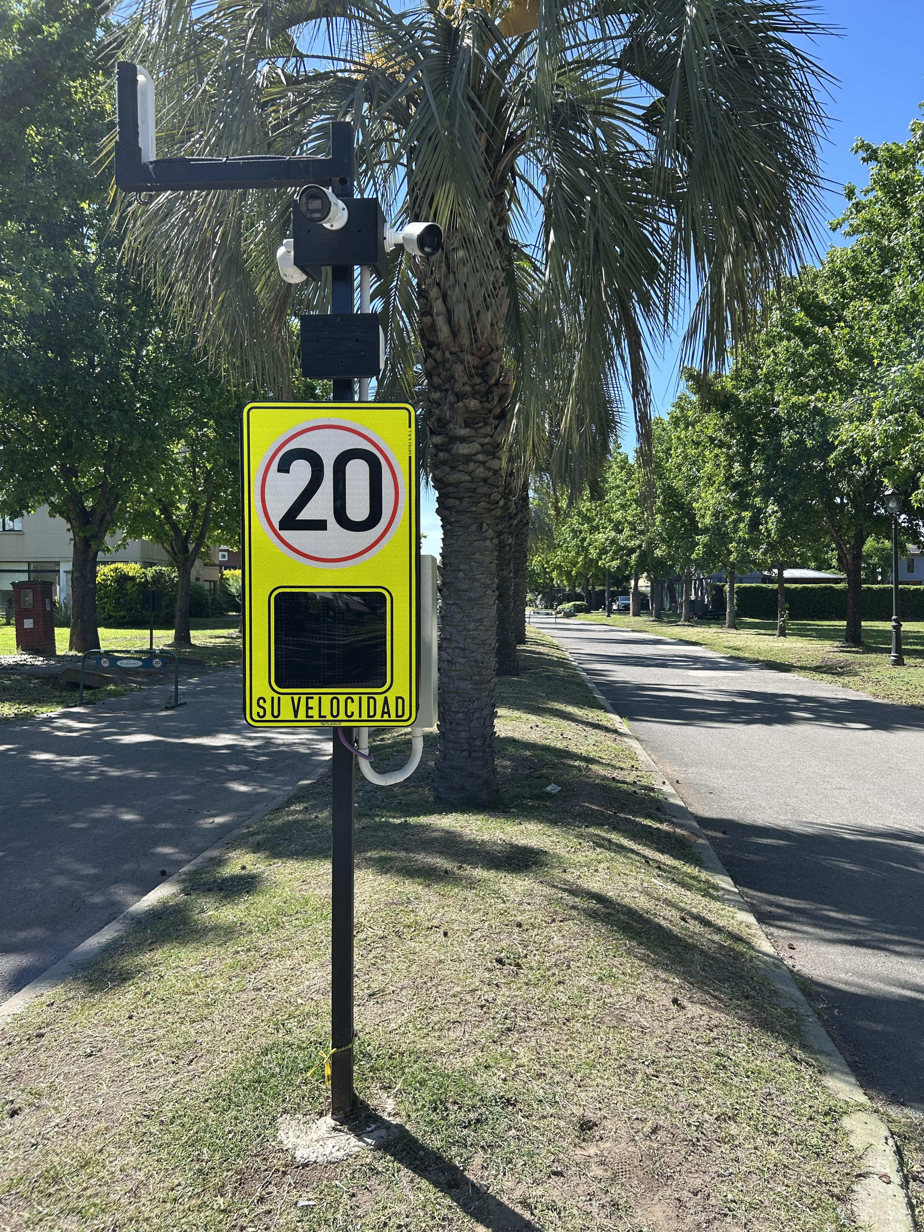 Totem indicador de velocidad